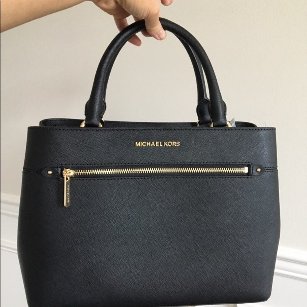 Michael Kors handbag. Hailee.